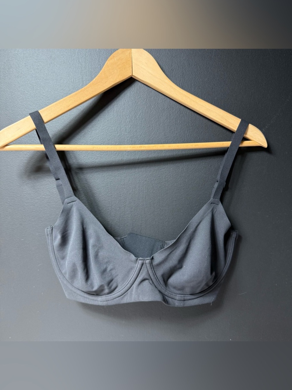 SKIMS Charcoal Underwire Scoop Bra